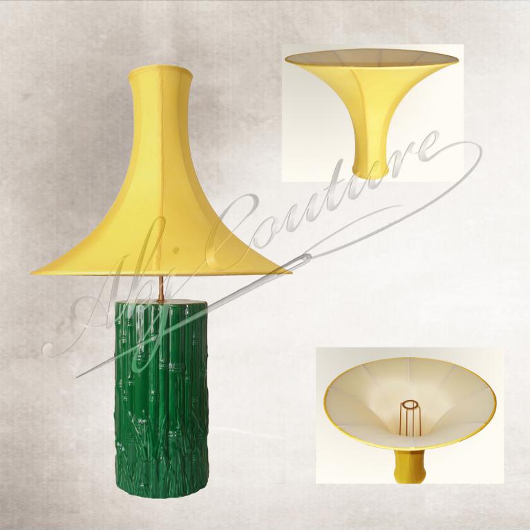 Abat-jour-trompette-tendu-soie-jaune-doublure-blanc-cassé-bordage-arêtes-soie-identique