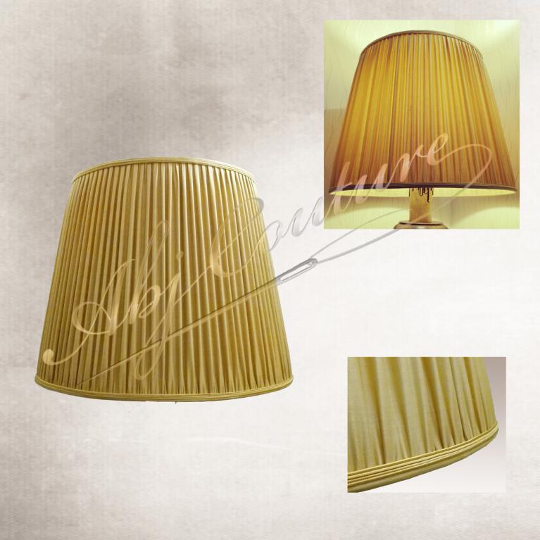 Abat-jour conique plissé fronces soie dorée doublure écru avec double soutache dorée