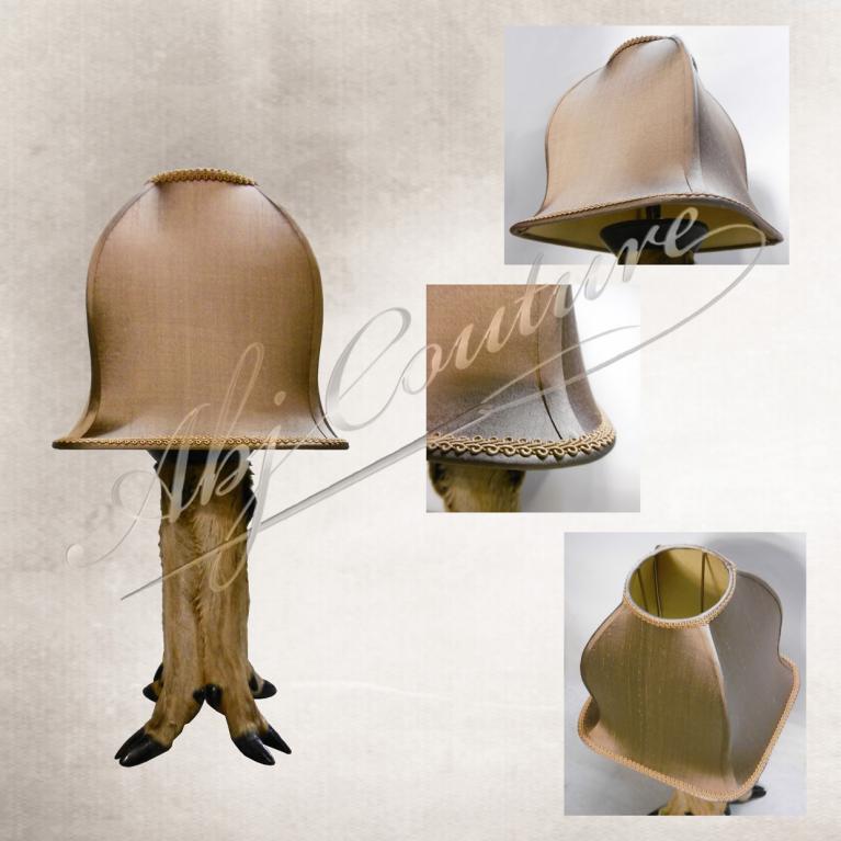 Abat-jour pagode carrée coins arrondis tendu soie marron glacé doublure soie dorée