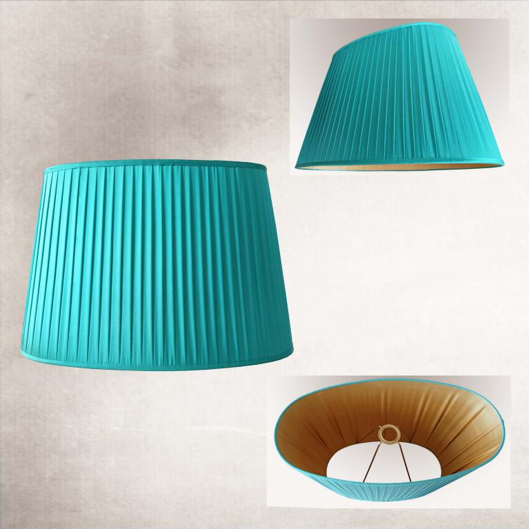 Abat-jour oval plissé plis fins occultants en soie turquoise doublure soie dorée.