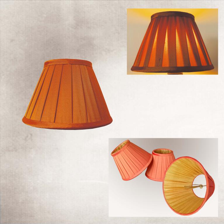 Abat-jour conique plissé en soie orange doublure soie dorée
